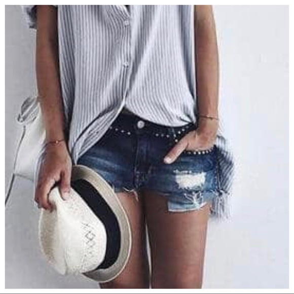 ShopEvelynne Pants - DISTRESSED JEAN SHORTS BEST FITTING